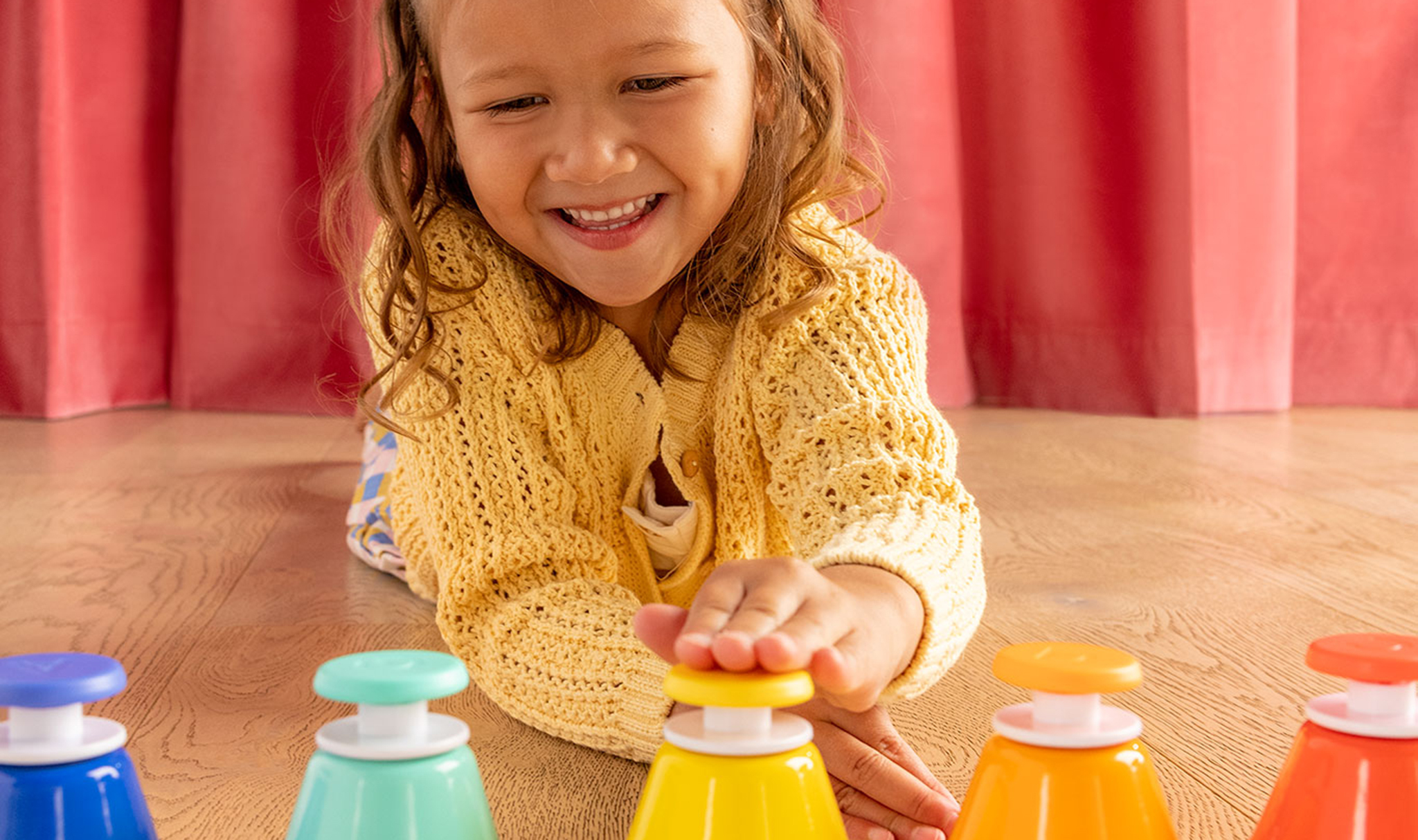 Waarom echte instrumenten het beste muzikale speelgoed zijn voor kleine  kinderen - Lovevery, image size:2048x1214